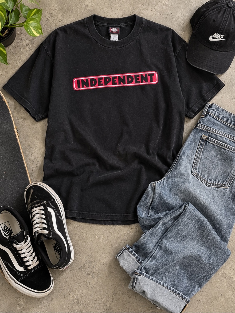 Y2K Independent Trucks Black Red Bar Logo Skate T Shirt L